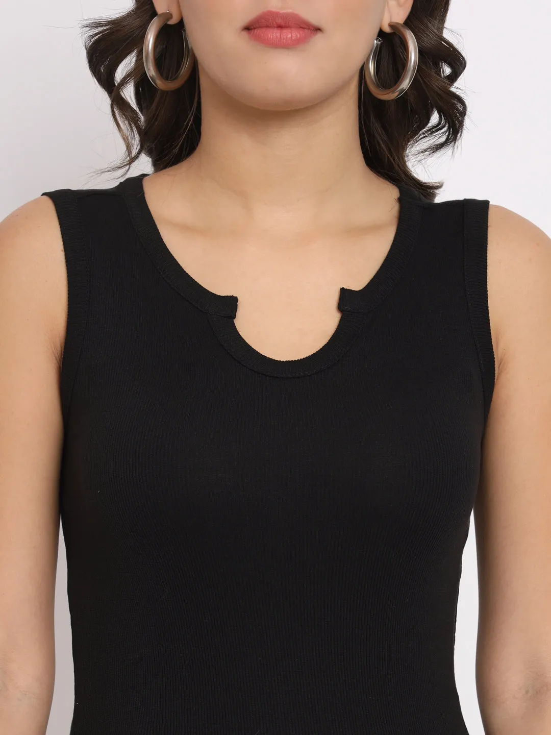 Women's Notched Round Neck Sleeveless Fitted Black Top